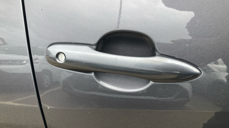 Toyota Yaris 1.5 Hybrid Design 5dr CVT Hybrid Hatchback